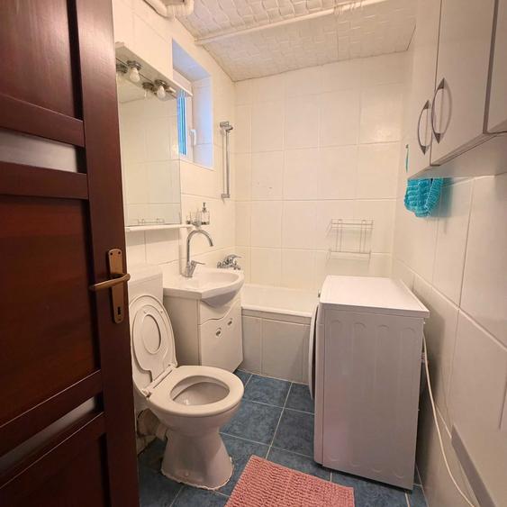 Apartament cu 3 camere semidecomandat în Decebal