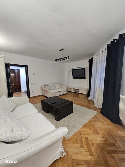 Apartament cu 2 camere decomandat în Școlilor