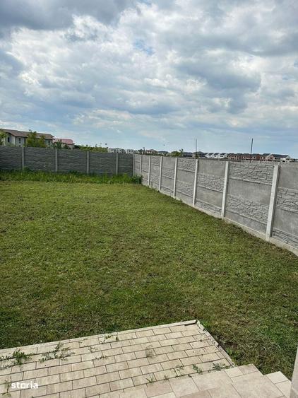 Casă cu 3 camere cu Teren 350 Mp în Dumbrăvița