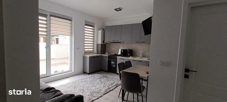 Apartament cu 2 camere decomandat, mobilat în Central