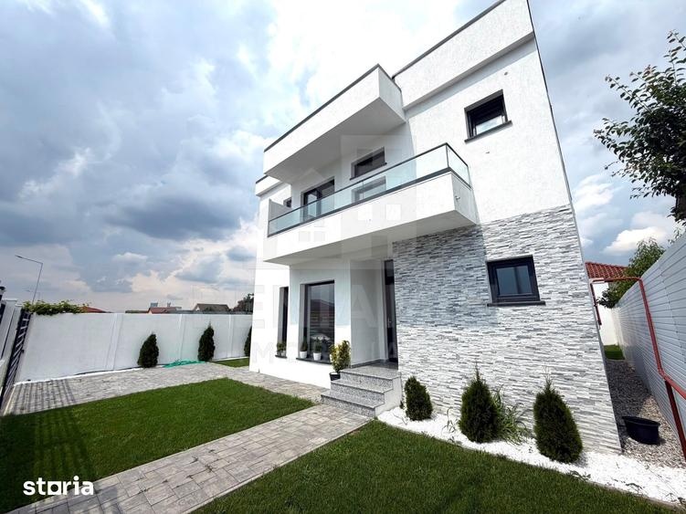 Casă cu 5 camere cu Teren 301 Mp în Cârcea