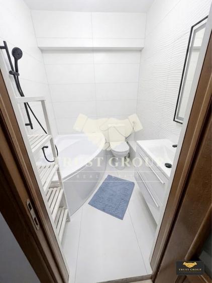 Apartament cu 3 camere semidecomandat, mobilat în Titulescu