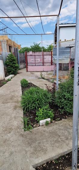 Casă cu 4 camere în Călinești