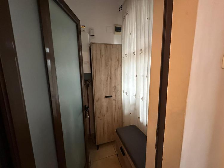 Casă cu 8 camere decomandat cu Teren 1000 Mp în Bucium