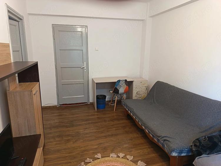 Apartament cu 2 camere semidecomandat în Horea