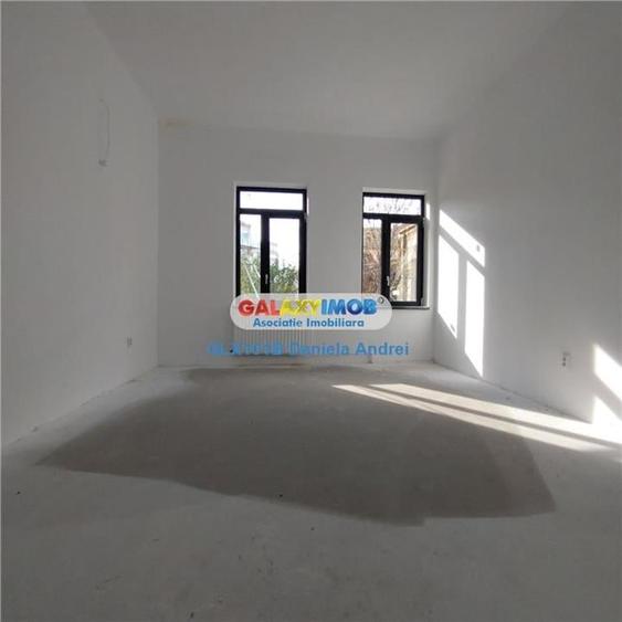 Casă individuală cu 26 camere cu Teren 450 Mp în Calea Victoriei