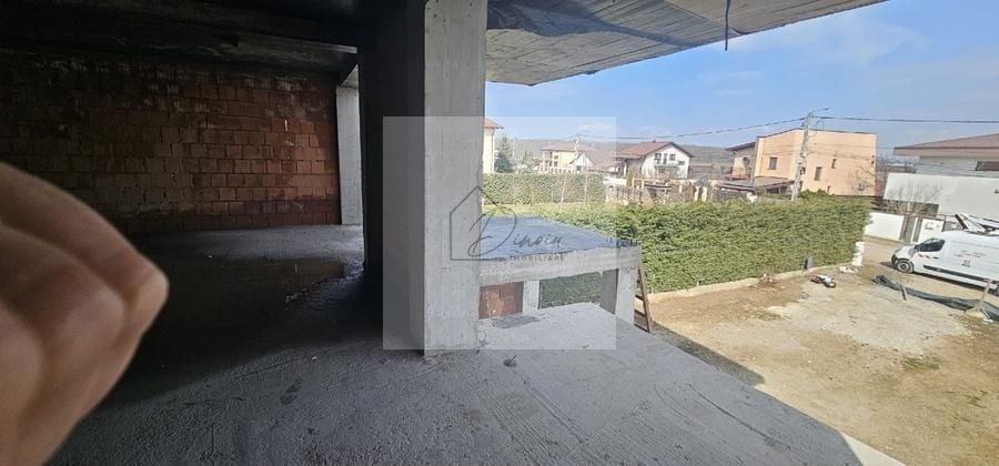 Casă individuală cu 6 camere cu Canalizare în Strejnicu