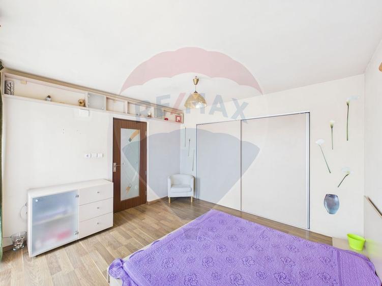 Casă cu 5 camere cu Teren 343 Mp în Central