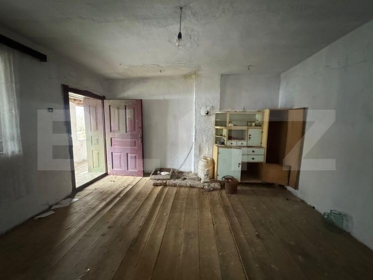 Casă individuală cu 2 camere cu Canalizare în Hunedoara