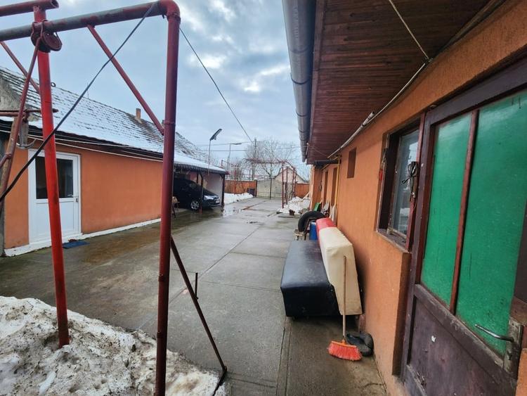 Casă individuală cu 7 camere cu Garaj în Biled
