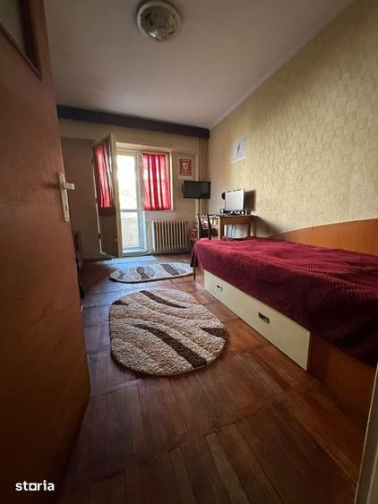 Apartament cu 3 camere decomandat în Viziru 2