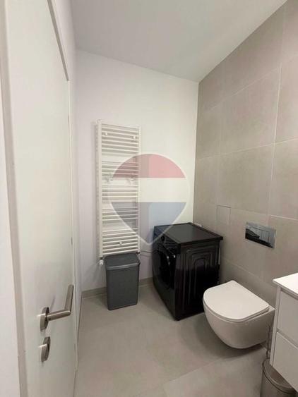 Apartament cu 2 camere semidecomandat în Baza 3