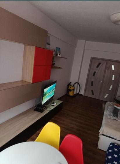 Apartament cu 2 camere decomandat în Exterior Vest