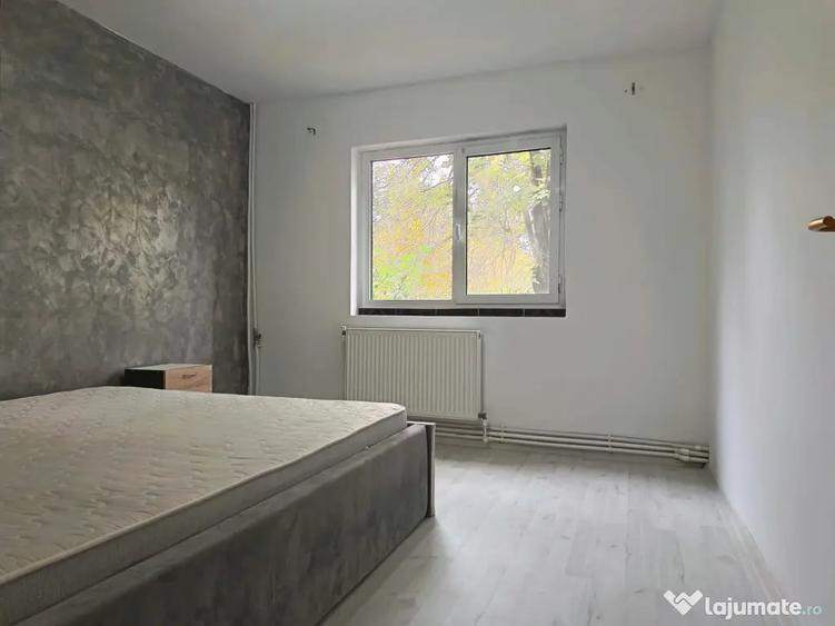 Apartament cu 3 camere semidecomandat în Nord