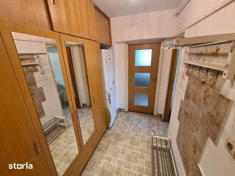 Garsonieră decomandată, mobilată în Tei