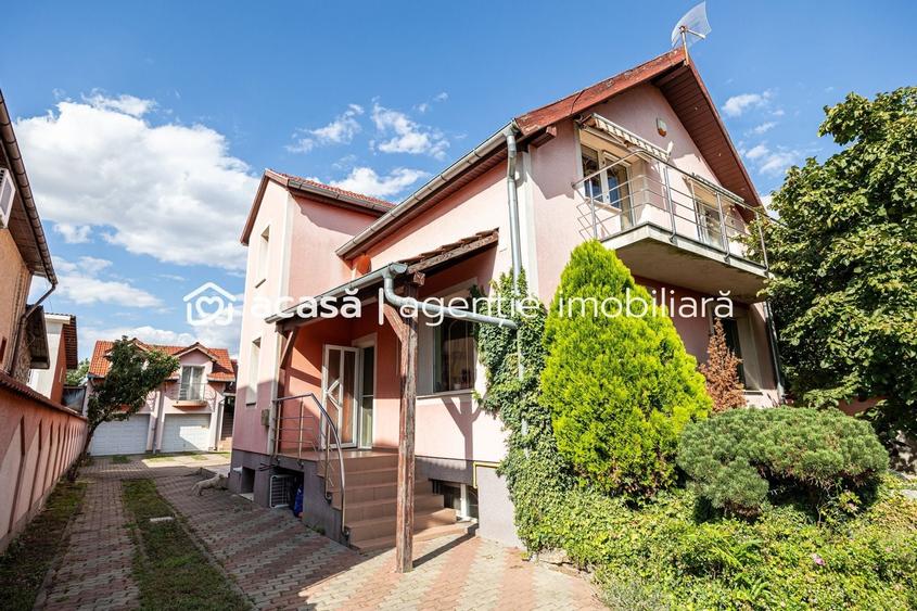 Casă individuală cu 6 camere cu Canalizare în Gai