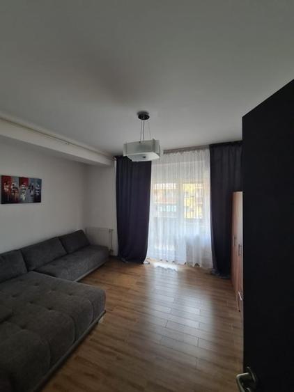 Apartament cu 2 camere decomandat, mobilat în Roșu
