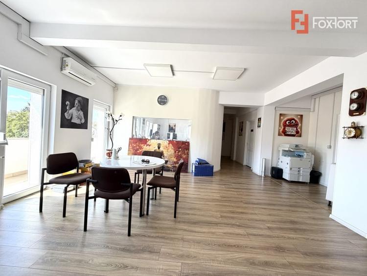 Birou, de 128 mp, în Complex Studențesc