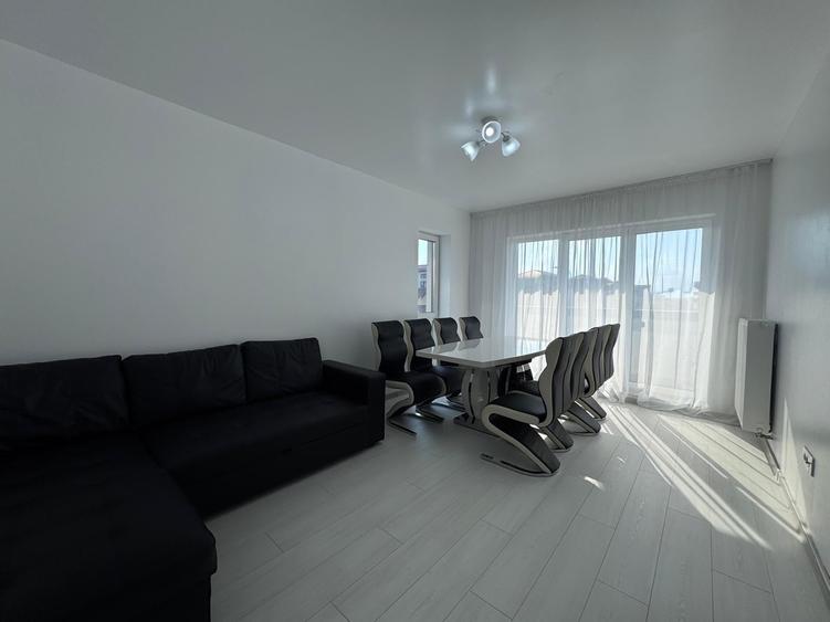 Apartament cu 2 camere decomandat, mobilat în Tractorul