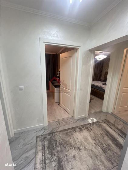 Apartament cu 3 camere decomandat în Tei