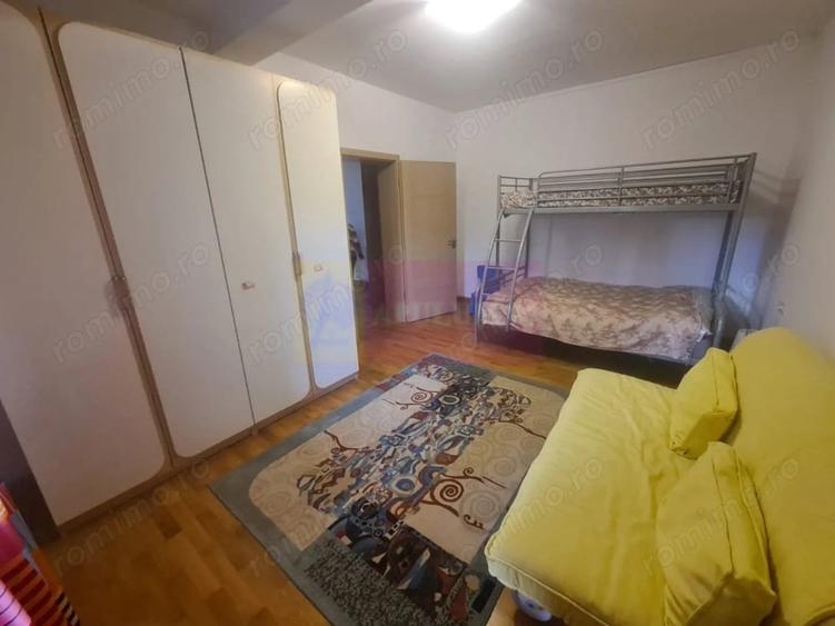 Casă cu 6 camere cu Teren 6600 Mp în Cornu