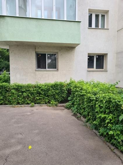 Apartament cu 4 camere decomandat în Aviației