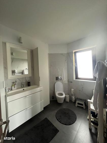 Casă cu 4 camere cu Teren 541 Mp în Cetate