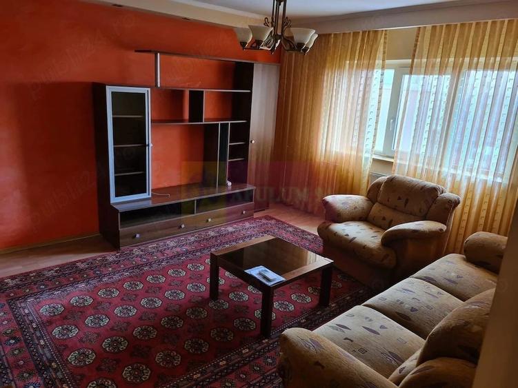 Apartament cu 3 camere decomandat, mobilat în Vitan Mall