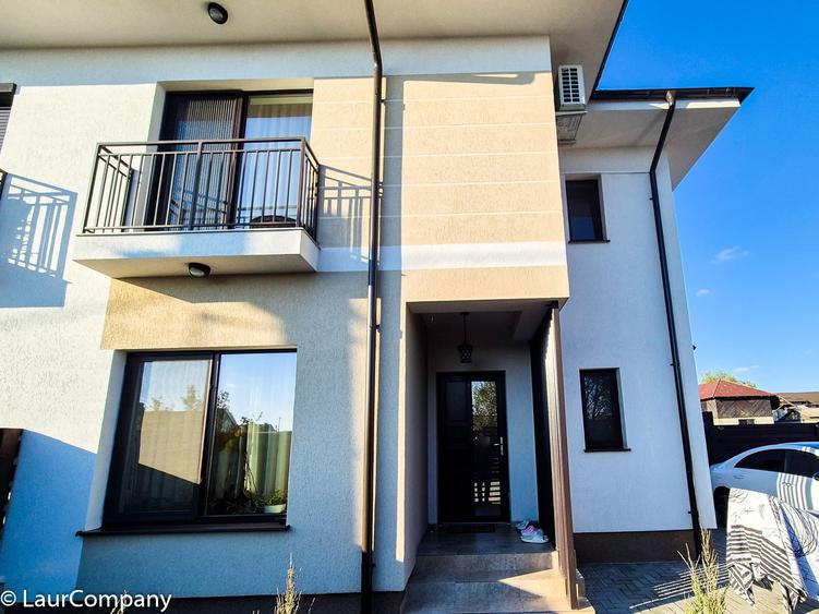Duplex cu 4 camere cu Canalizare în Trivale