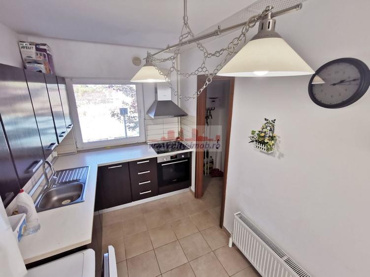Apartament cu 3 camere decomandat în Băneasa