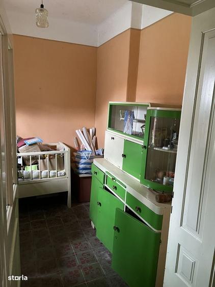 Casă cu 4 camere în Central