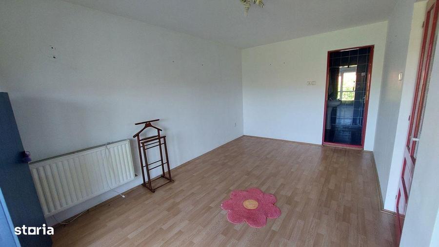 Apartament cu 3 camere, mobilat în Cetate