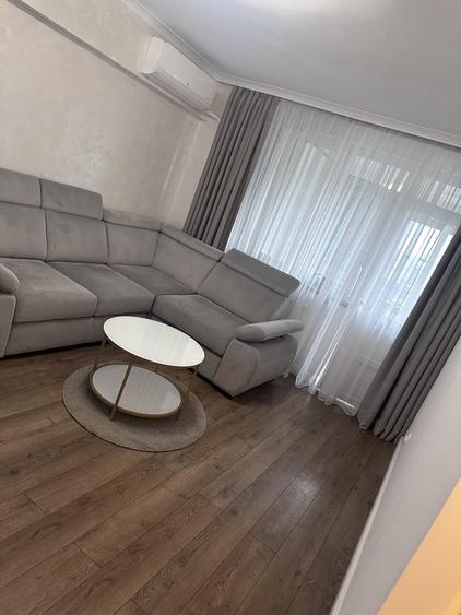 Apartament cu 2 camere semidecomandat în Basarabia