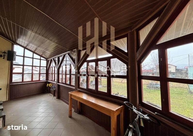 Casă cu 5 camere cu Teren 1200 Mp în Central