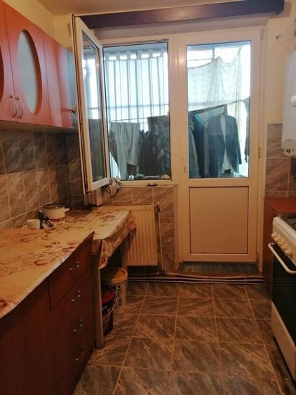 Apartament cu 2 camere nedecomandat în Micro 4
