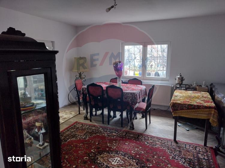 Casă cu 6 camere cu Teren 1000 Mp în Tărtășești