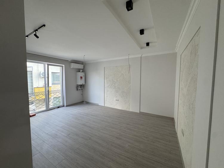 Apartament cu 2 camere decomandat în Giroc