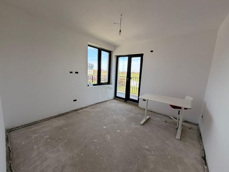 Casă individuală cu 8 camere cu Canalizare în Rahova
