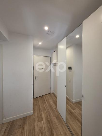 Apartament cu 3 camere semidecomandat, mobilat în Banu Manta