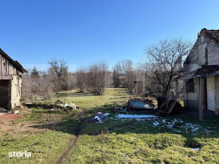 Casă cu 2 camere cu Teren 1500 Mp în Botizului