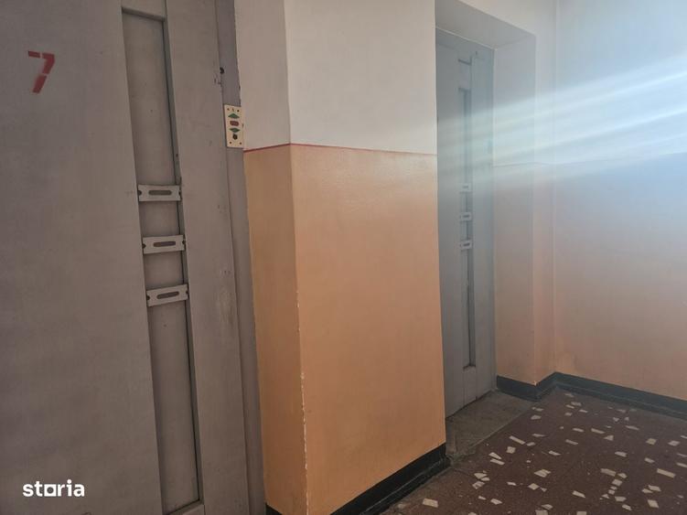 Apartament cu 2 camere decomandat în Tractorul