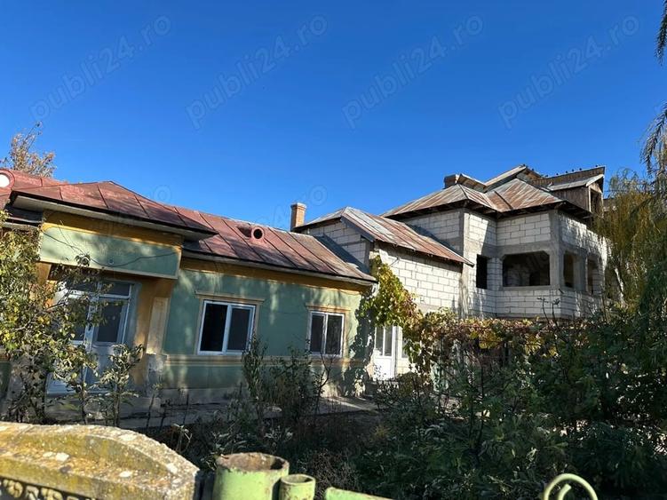 Casă cu 6 camere în Salcia