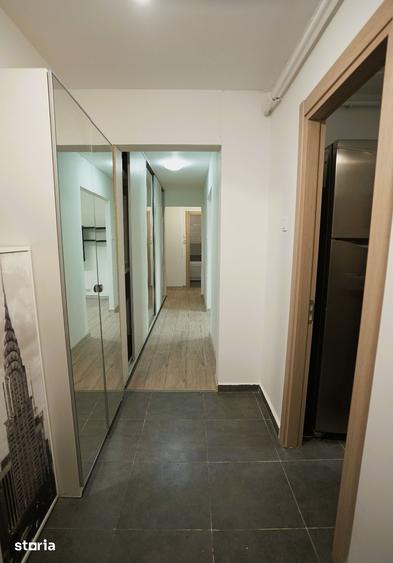 Apartament cu 3 camere decomandat în Drumul Taberei