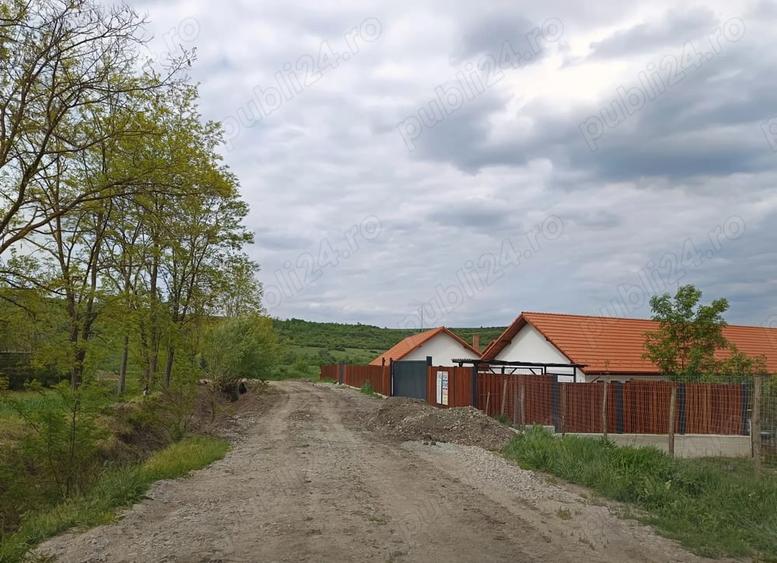 Teren de 5800 mp, în Luna