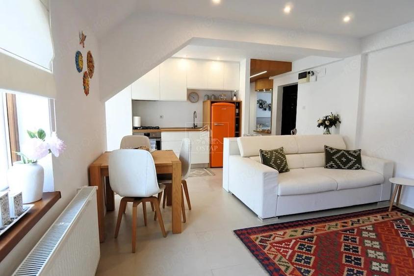 Apartament cu 4 camere decomandat în Central