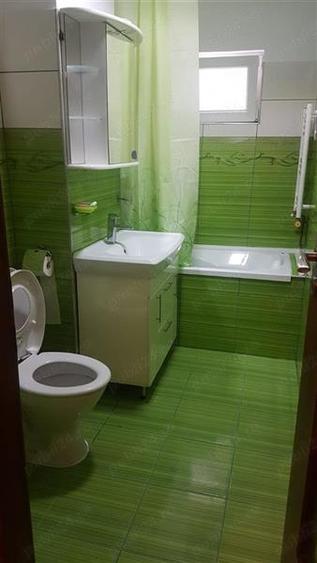 Apartament cu 3 camere semidecomandat, mobilat în Girocului