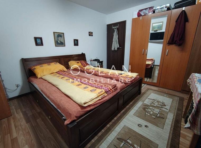 Casă individuală cu 7 camere cu Canalizare în Șelimbăr