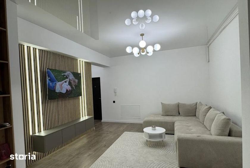 Apartament cu 2 camere semidecomandat, mobilat în Eminescu