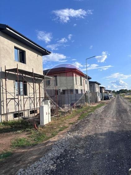 Teren Construcții intravilan de 20000 mp, în Nord-Vest