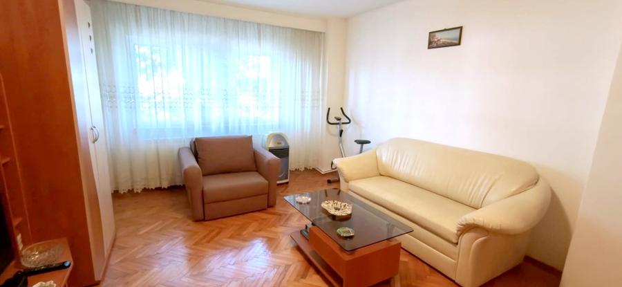Apartament cu 3 camere decomandat în Gara